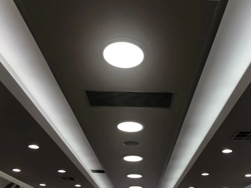 Đèn led downlight ốp trần Rạng Đông phù hợp sử dụng cho tòa nhà văn phòng, công ty